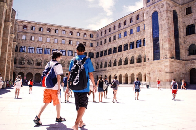 Para as instalações do campus 