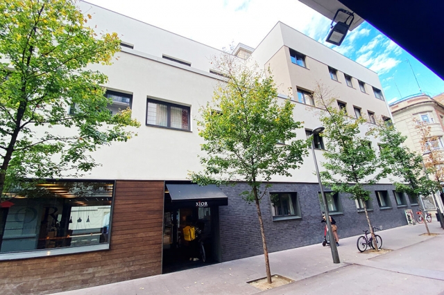  Die Außenfassade des Gebäudes, makellos 