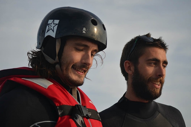 Yon González haciendo flyboard