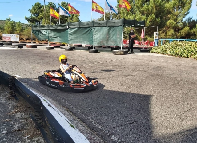 Karting entrando en curva