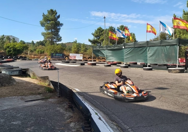  Driving a karting 