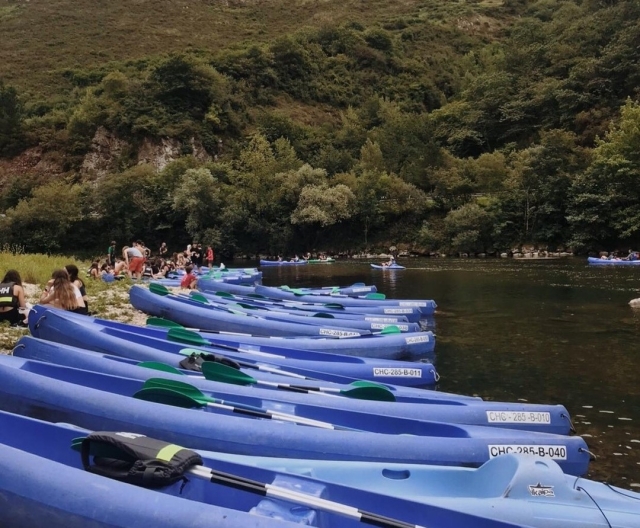  Tout préparer pour la descente de la Sella en canoë