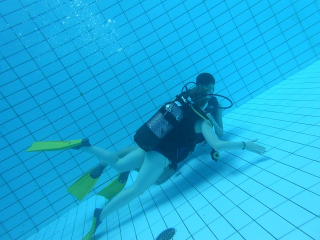  Diving baptism in the pool 