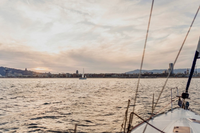  Promenade en bateau au coucher du soleil à Barcelone 
