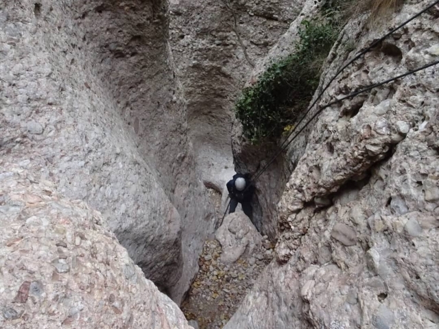  Rappelling between the rock walls 