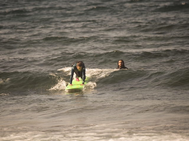 Practicando surf en Tenerife