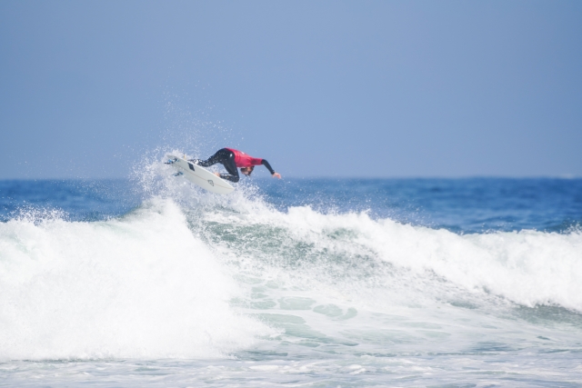 Aprendiendo a surfear en el campamentos