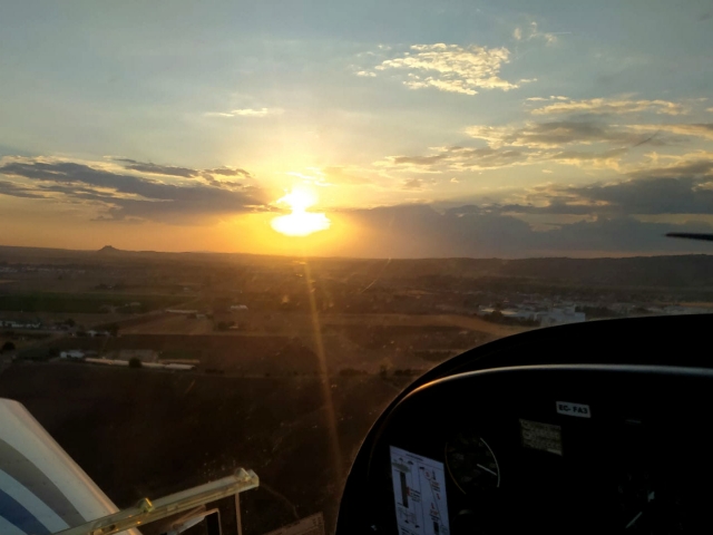  Watching the sunset from the plane 