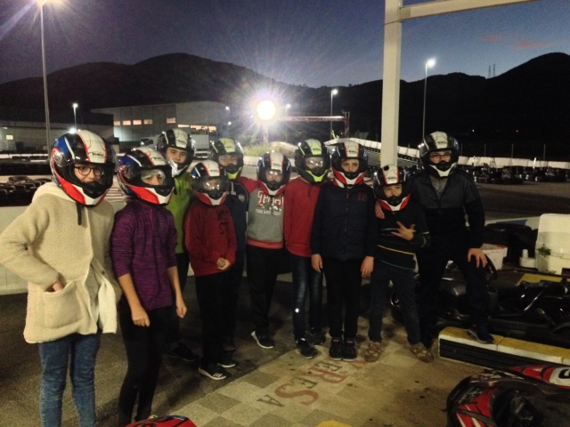 Antes do início da corrida de Karts Child Race 