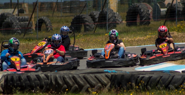 Corriendo por nuestro circuito de karting