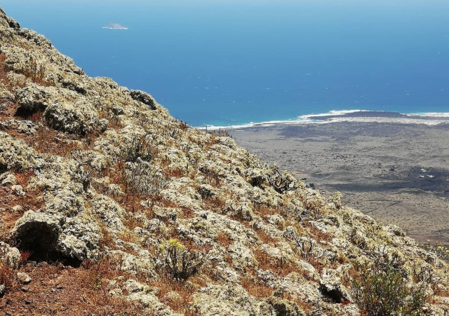 Itinerario escursionistico attraverso i vulcani di Lanzarote 