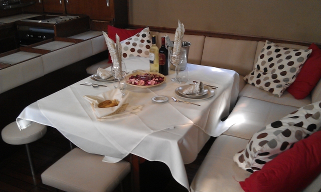 Salón interior  del velero