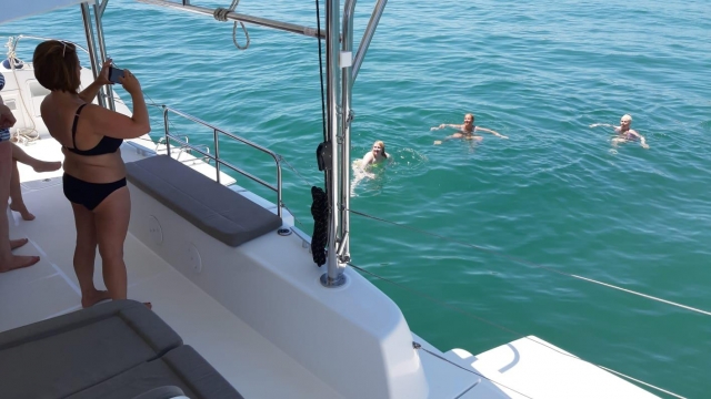  Bathing in the sea 