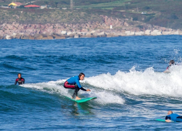 praticar surf