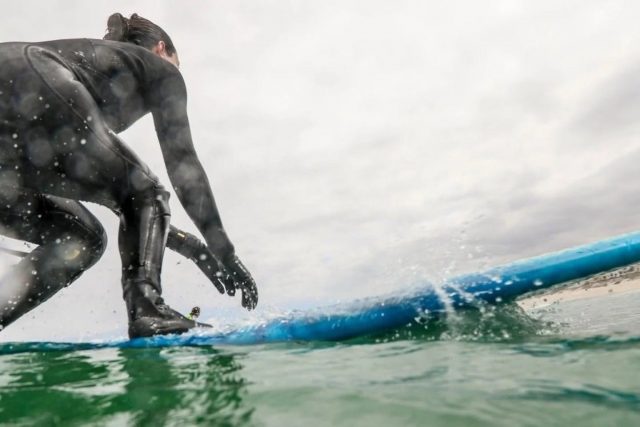  在冲浪板上 