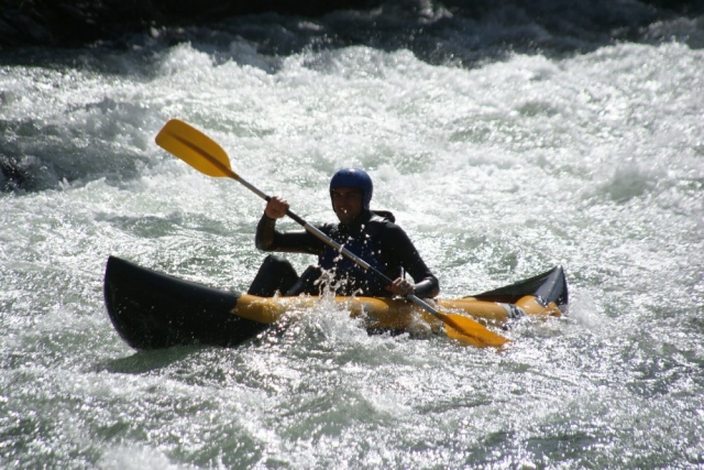 Canoa para aguas bravas