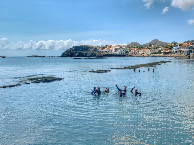 Conoce el mar durante in bautismo de buceo