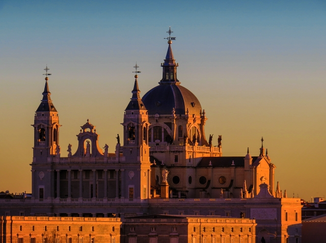 Palacio Real de Madrid al atardecer