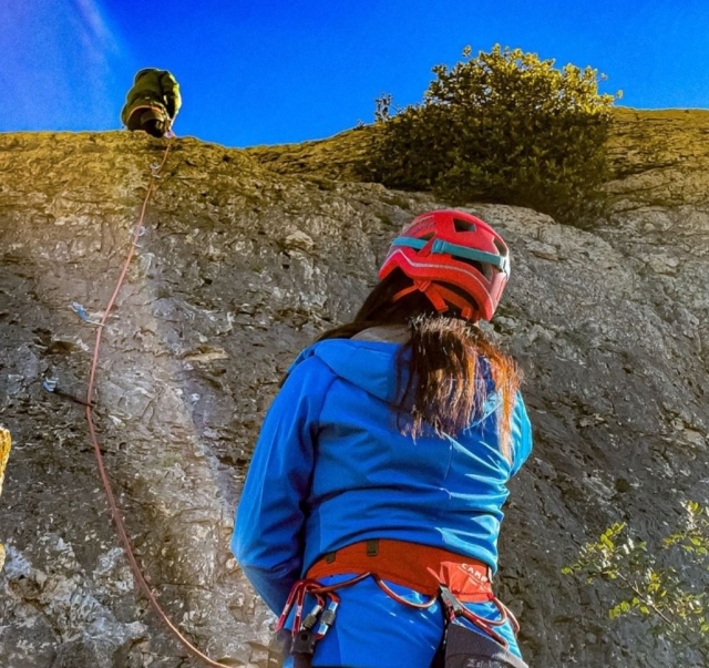  攀岩是一项最大限度地鼓励友情的运动 