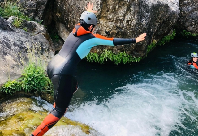  Saut impressionnant dans les piscines d'eau 