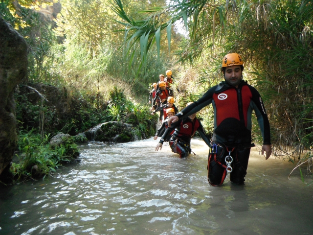  Atravessando o canhão do Gorgo de la Escalera Ravine