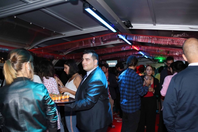  Barco de festa no Tejo 