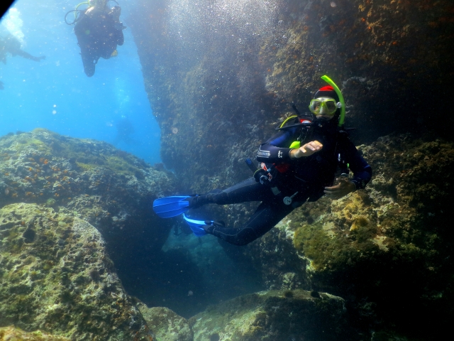  Couples diving in Malaga 