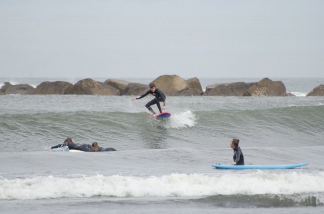  Group of surfers camp 