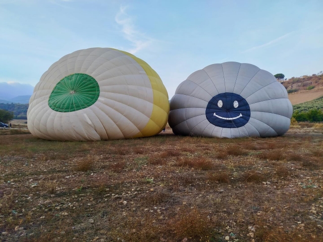  Montgolfières au sol