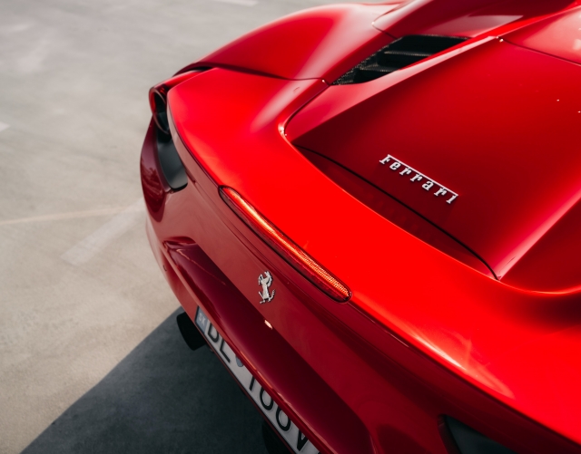 Flamante la carrocería del Ferrari 488