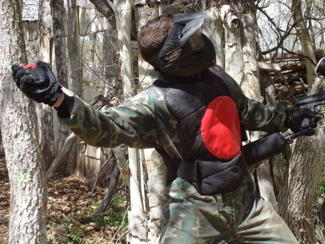  彩弹射击游戏 