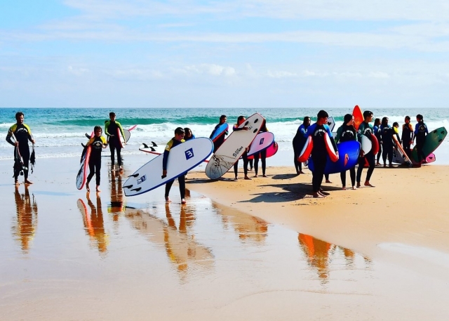  Gruppo di studenti di surf 
