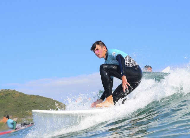  Surfista in preparazione 