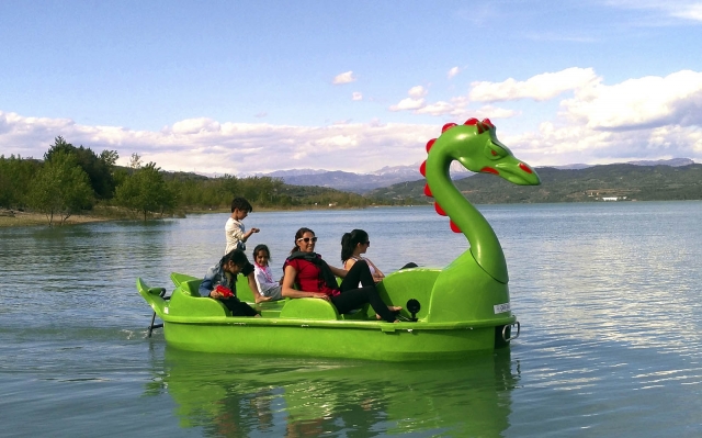 Alquiler hidropedal dragón Pantano de Barasona