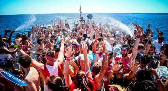  Bateau de fête à Gandía