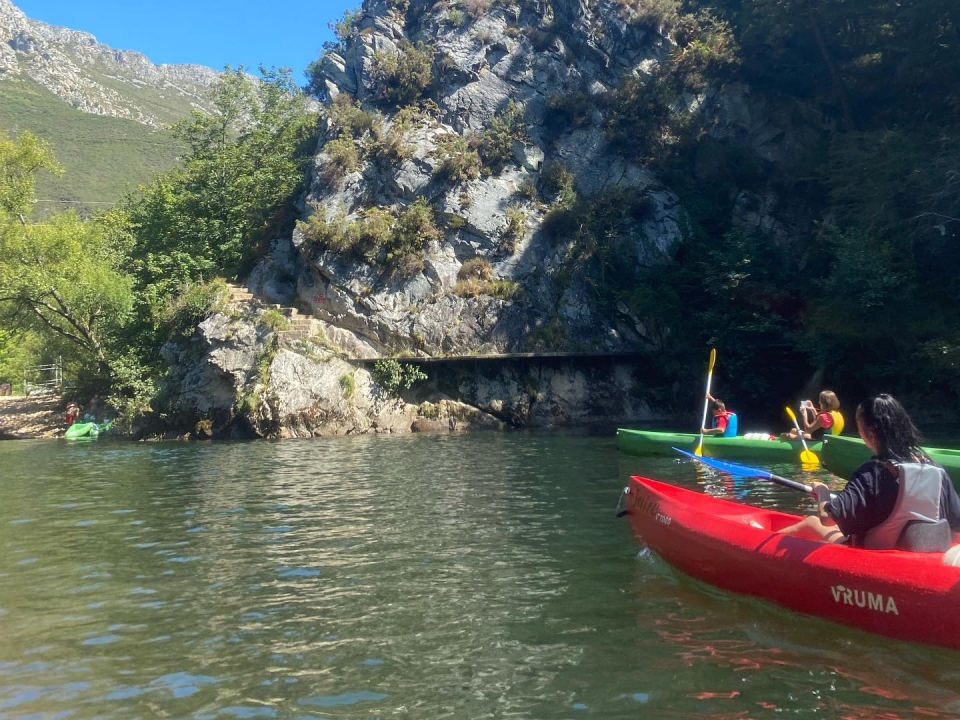 DESCA DI KAYAK DESCA DI KAYAK