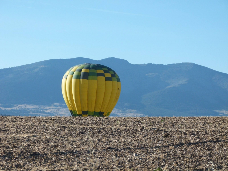 Globo en el momento del despegue por Aranjuez