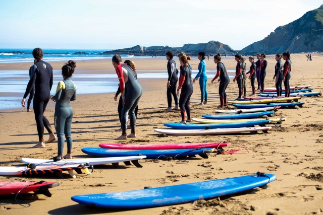  Planches de surf sur la plage 
