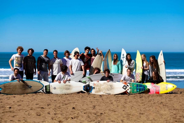  Étudiants après le cours de surf 