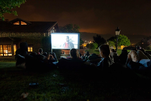  Séance de cinéma en plein air 