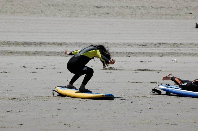Practicando la postura de surf