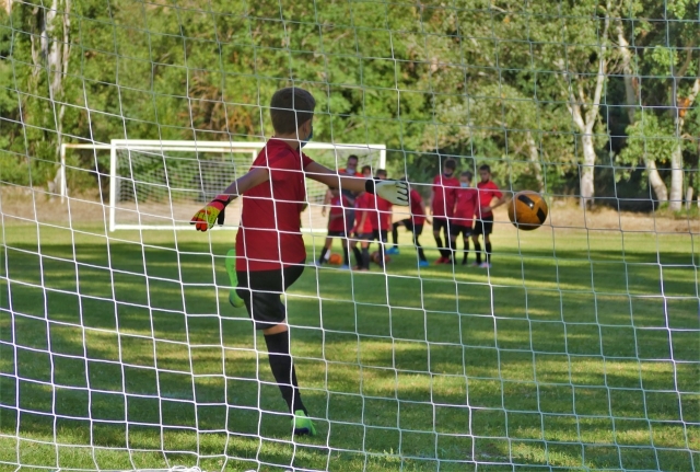  这就是我们在足球校园训练的方式 