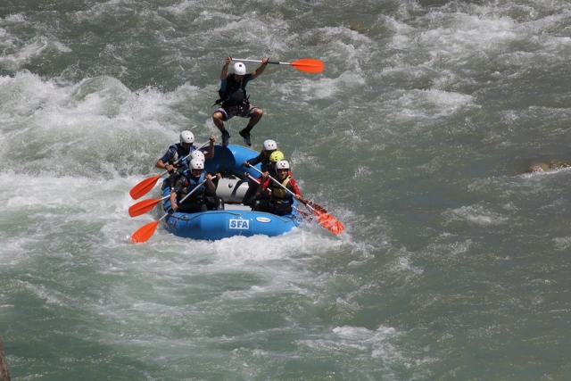  Jumping and paddling