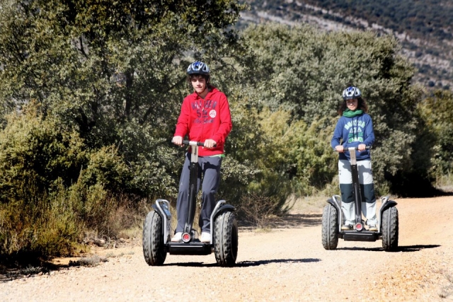 Les jeunes progressent avec les segways 