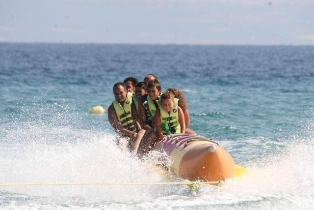  Volare sulla banana boat gigante 