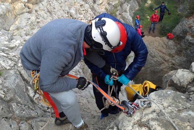  Preparar o equipamento para canyoning em Albacete 