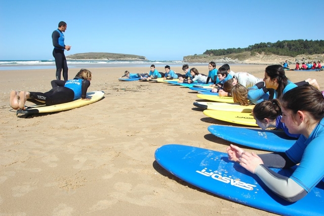  surf sulla spiaggia 