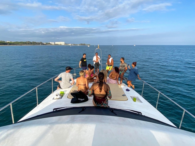  Amici nel solarium di prua 