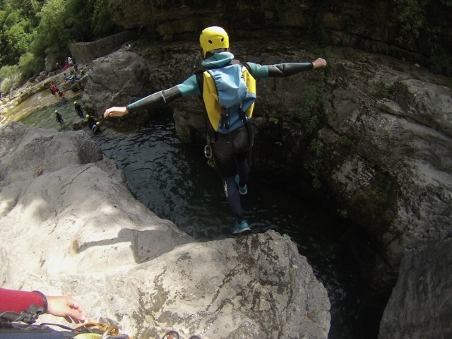  Canyoning
