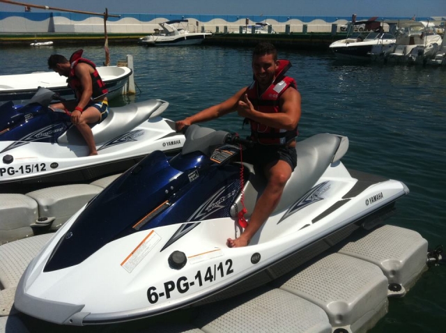  Vorbereitet für den Start der Jet-Ski-Route entlang der Costa Brava 
